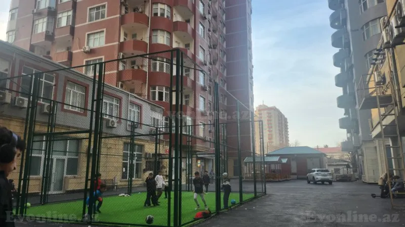 Kirayə verilir 3 otaqlı Mənzil Yeni tikili 160 m² Xətai m.