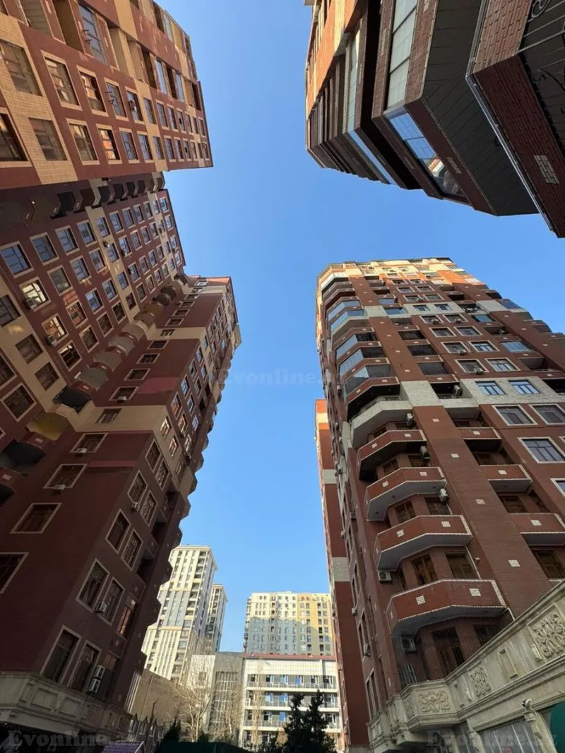 Satılır 7 otaqlı Mənzil Yeni tikili 370 m² Nizami m.