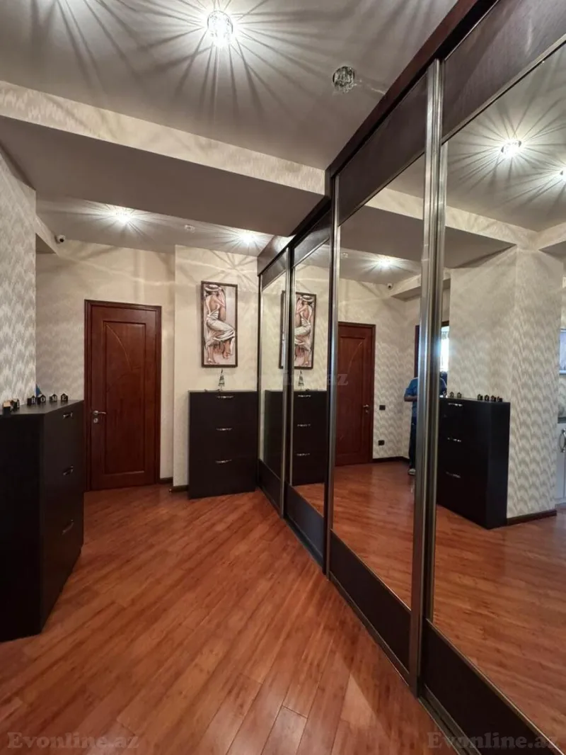 Satılır 7 otaqlı Mənzil Yeni tikili 370 m² Nizami m. - şəkil 16