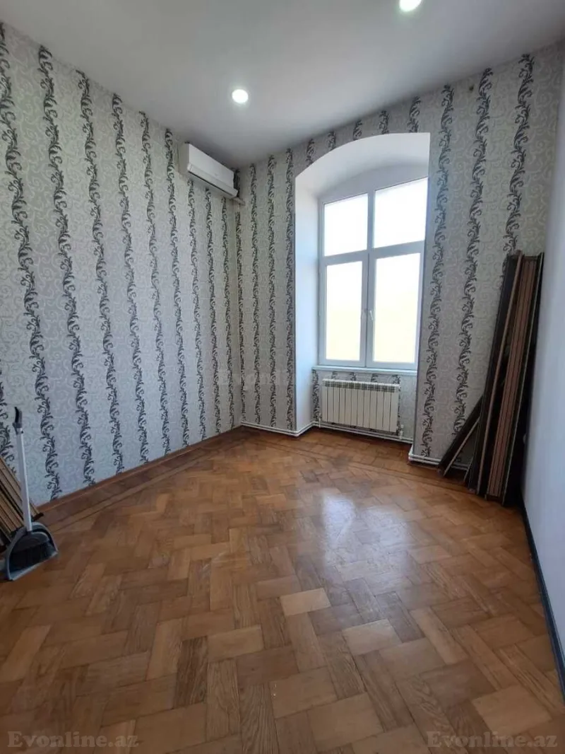 Satılır 5 otaqlı Mənzil Köhnə tikili 150 m² İçərişəhər m. - şəkil 13