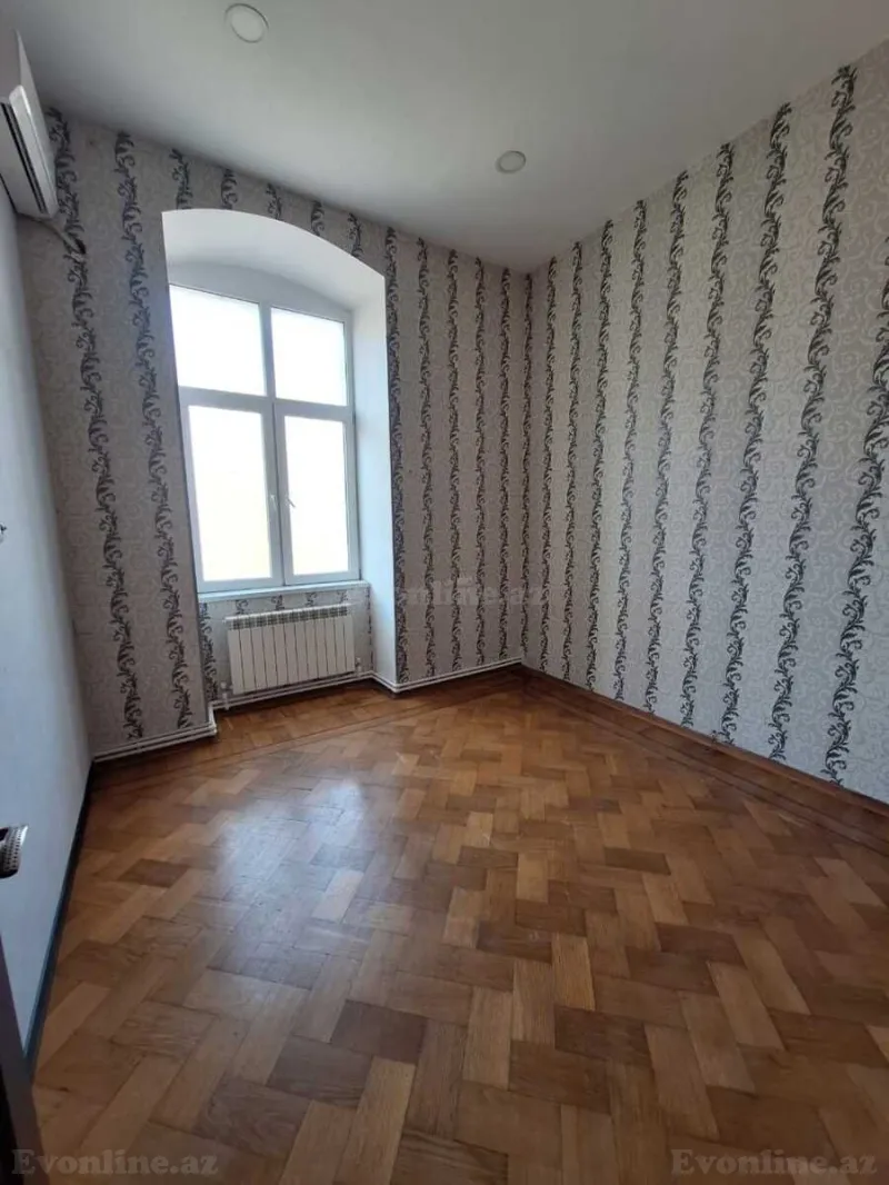 Satılır 5 otaqlı Mənzil Köhnə tikili 150 m² İçərişəhər m. - şəkil 14