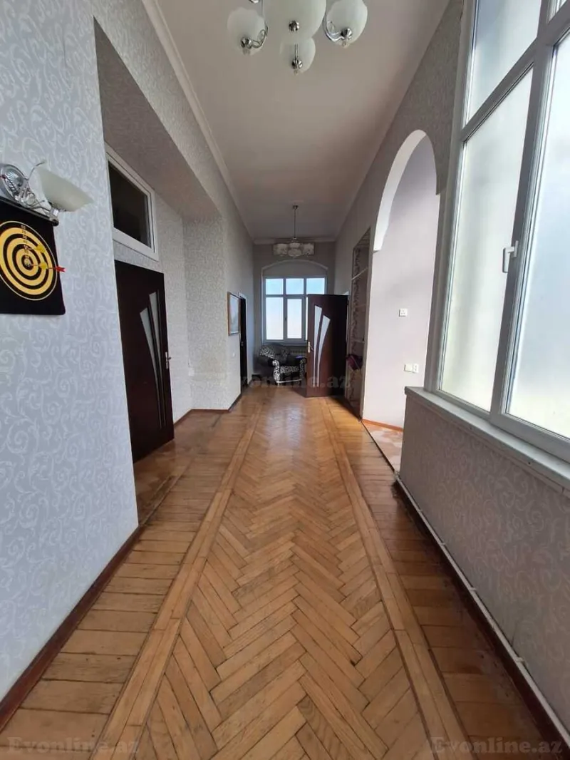 Satılır 5 otaqlı Mənzil Köhnə tikili 150 m² İçərişəhər m. - şəkil 16