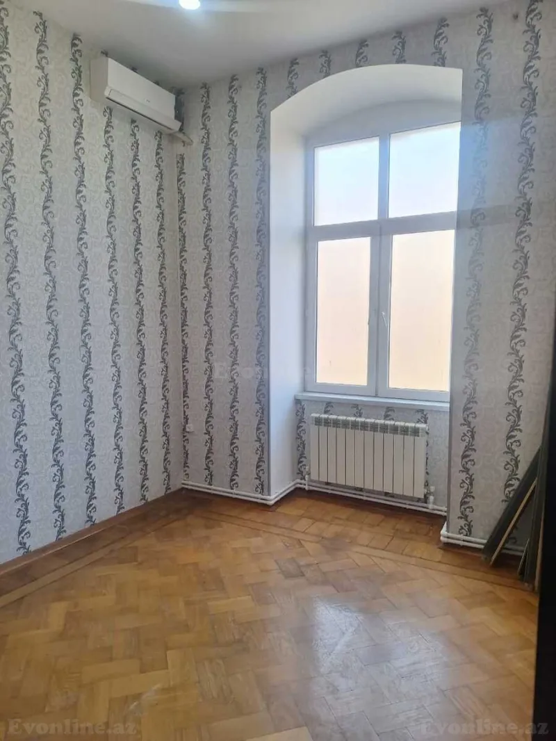 Satılır 5 otaqlı Mənzil Köhnə tikili 150 m² İçərişəhər m. - şəkil 18