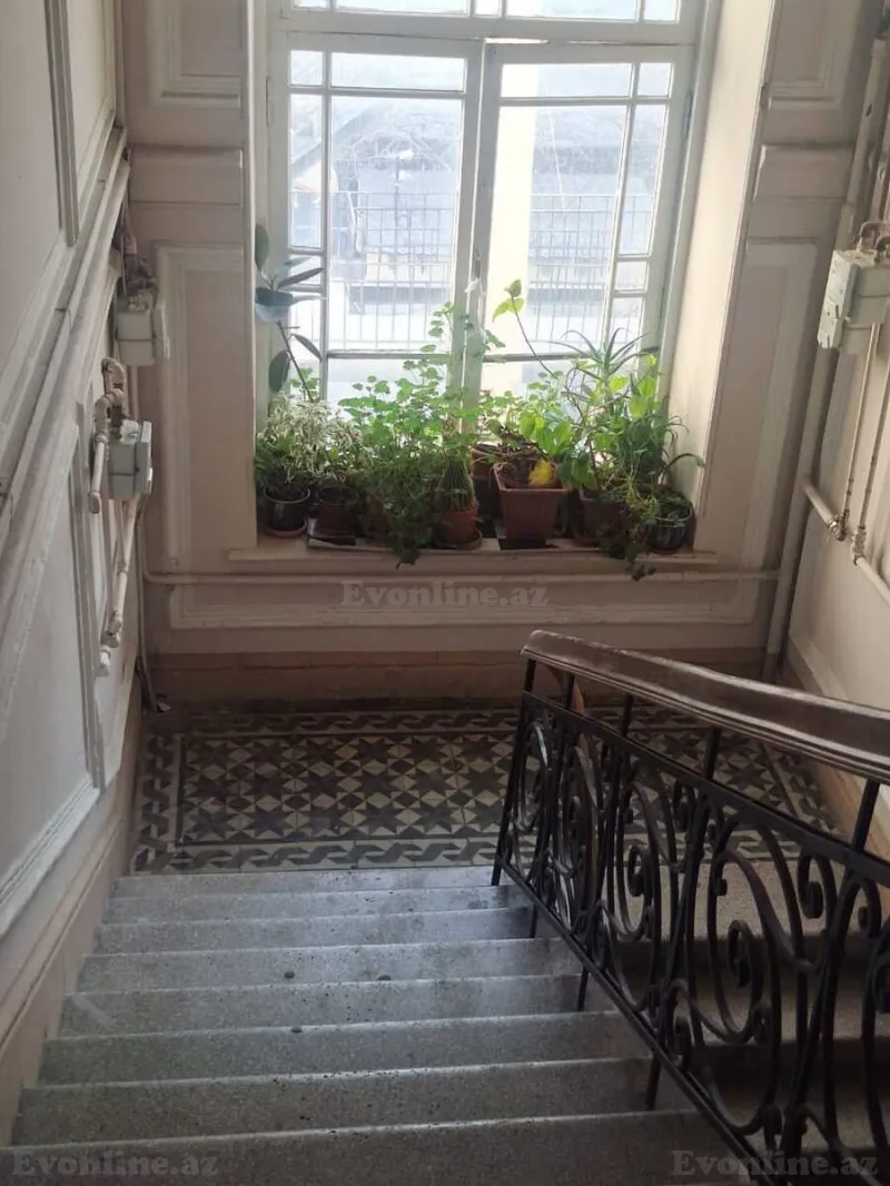 Satılır 5 otaqlı Mənzil Köhnə tikili 150 m² İçərişəhər m. - şəkil 22