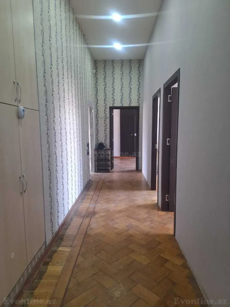 Satılır 5 otaqlı Mənzil Köhnə tikili 150 m² İçərişəhər m. - şəkil 23