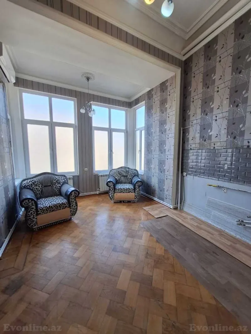 Satılır 5 otaqlı Mənzil Köhnə tikili 150 m² İçərişəhər m. - şəkil 24