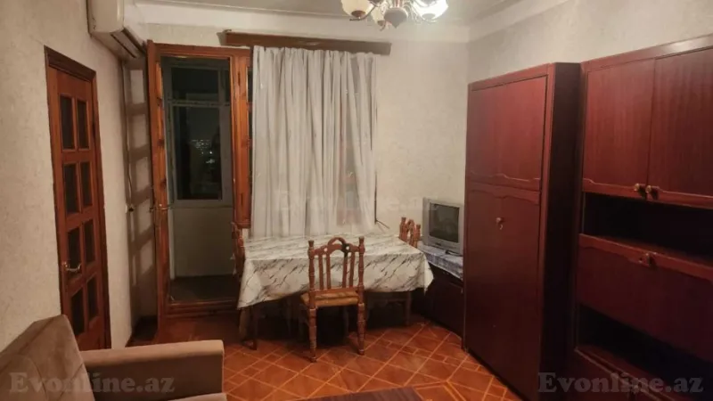 Kirayə verilir 2 otaqlı Mənzil Köhnə tikili 55 m² 4-cü mikrorayon