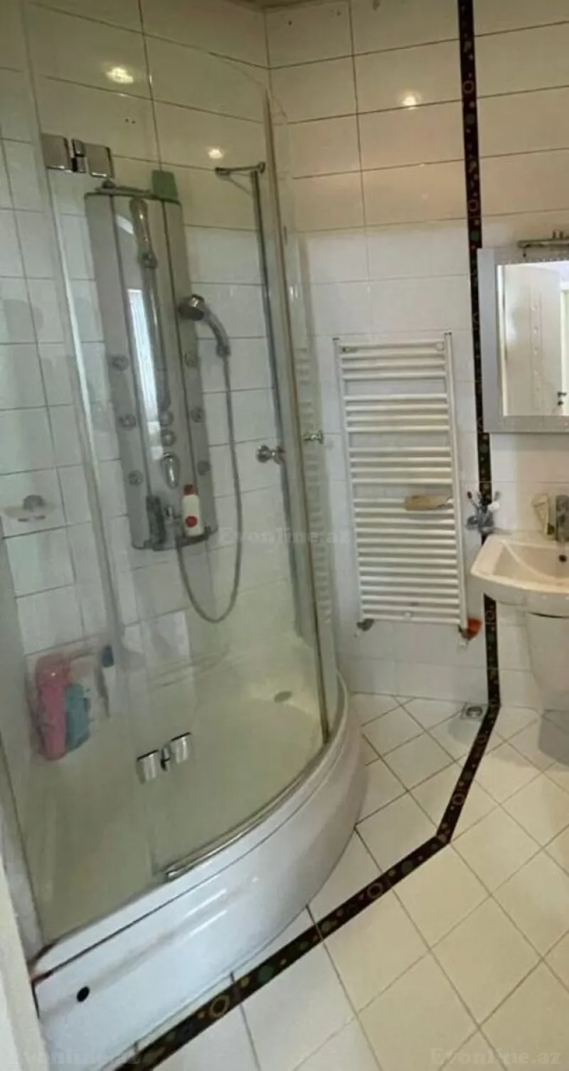 Kirayə verilir 3 otaqlı Mənzil Yeni tikili 150 m² Xətai m. - şəkil 8