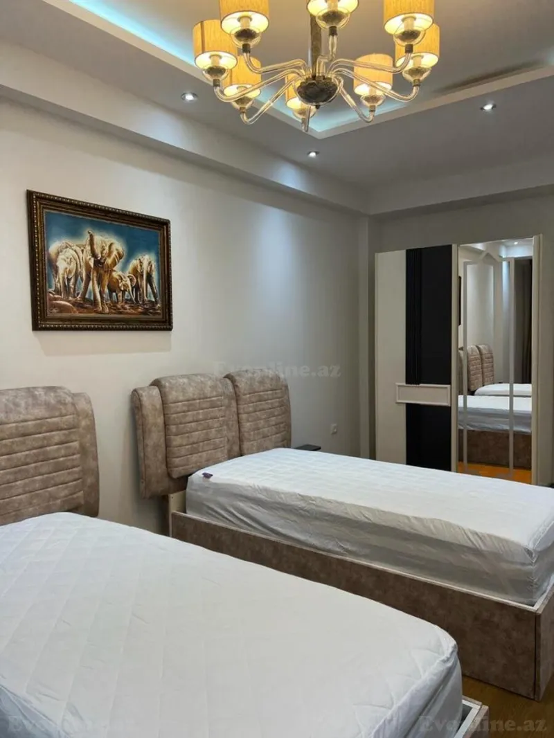 Kirayə verilir 3 otaqlı Mənzil Yeni tikili 135 m² İnşaatçılar m. - şəkil 16