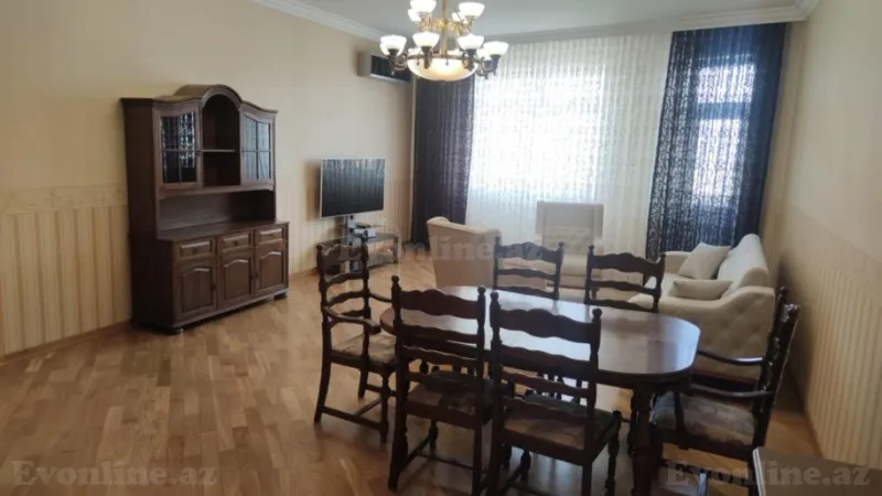 Bakı, Yasamal r., Elmlər Akademiyası m.da 4 otaqlı mənzil kirayə verilir