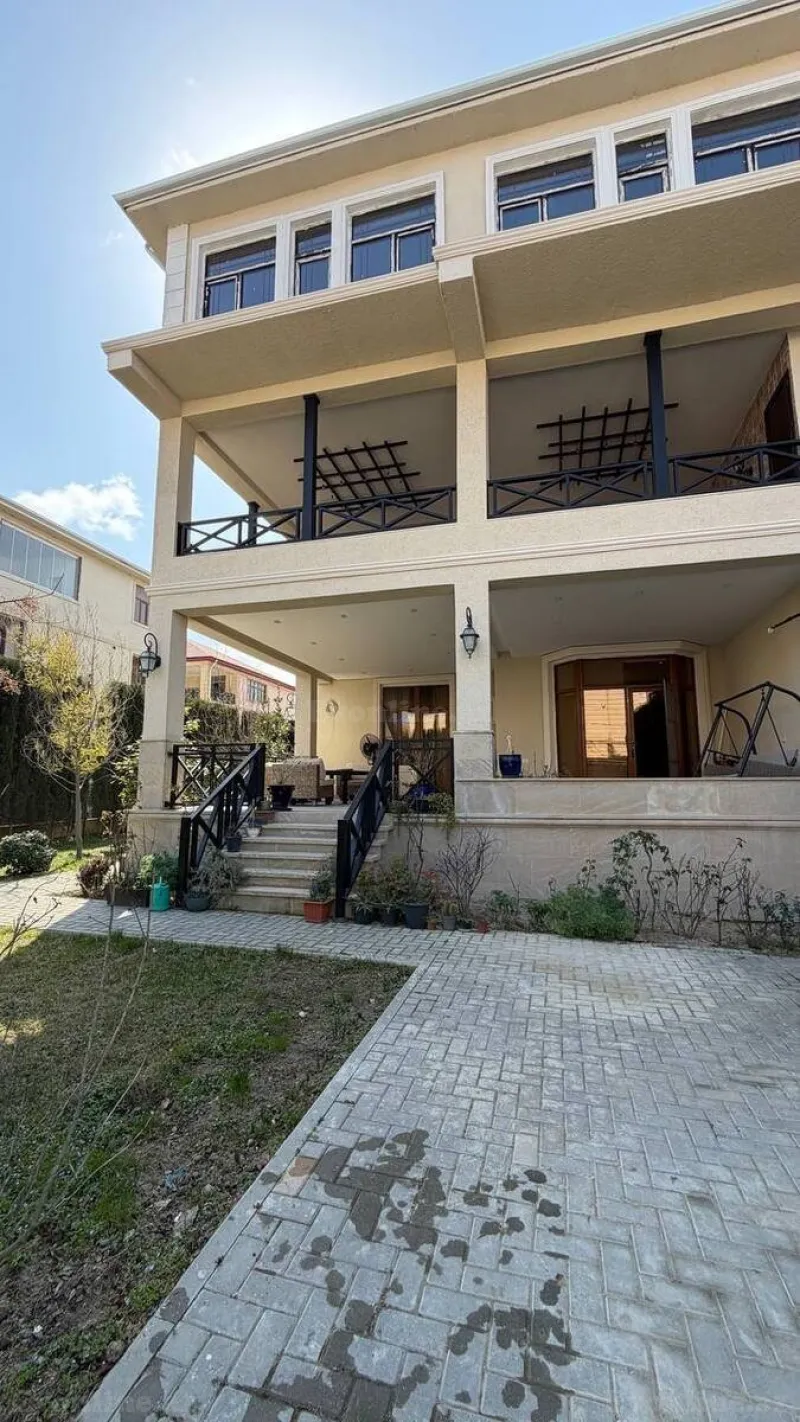 Bakı, Xəzər r., Buzovnada 4 otaqlı mənzil satılır