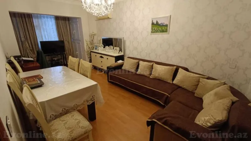 Satılır 4 otaqlı Mənzil Köhnə tikili 110 m² Yeni Yasamal