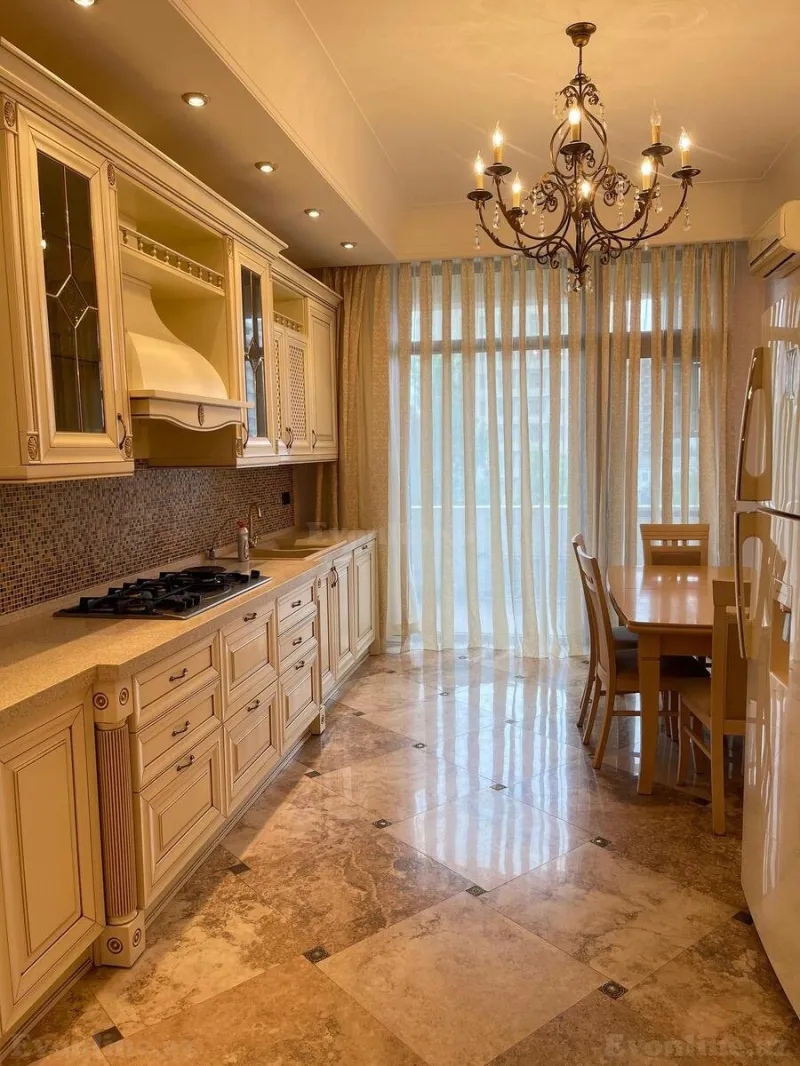 Kirayə verilir 4 otaqlı Mənzil Yeni tikili 232 m² 28 May m. - şəkil 2