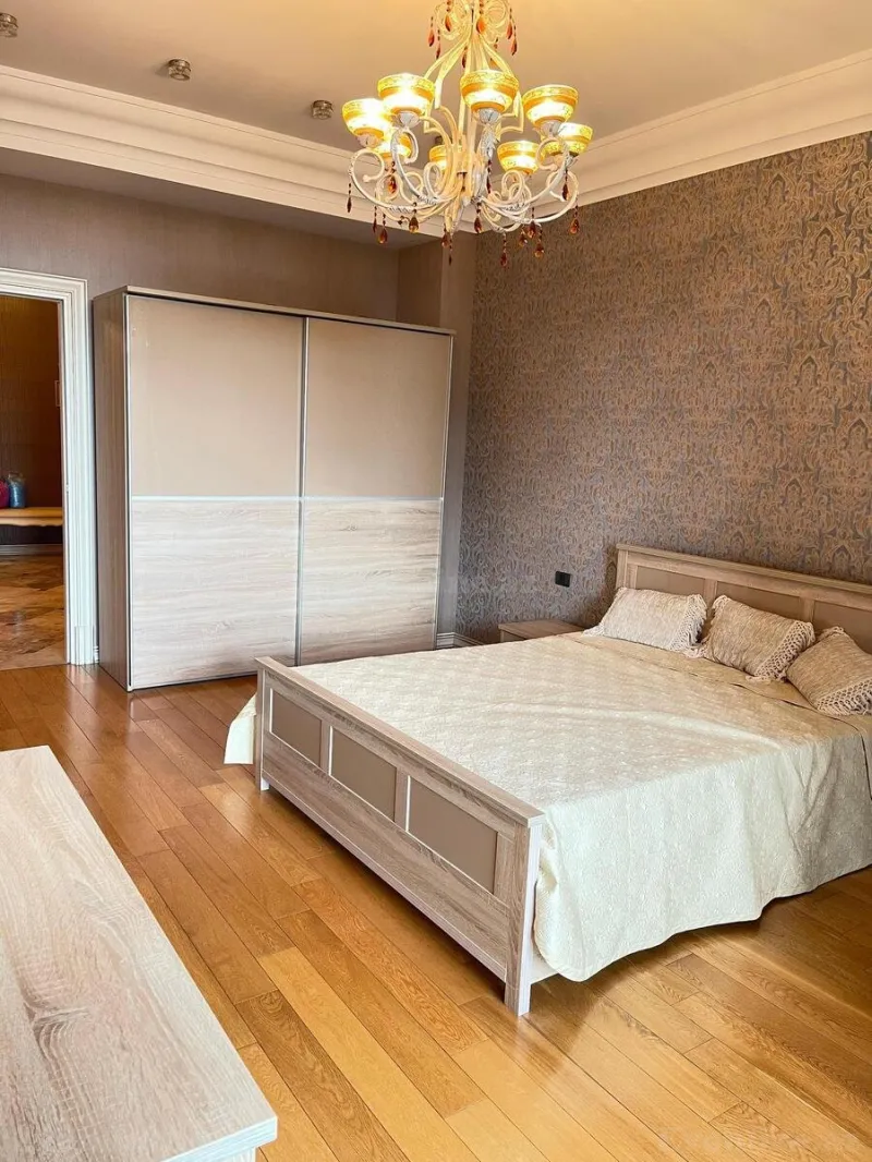 Kirayə verilir 4 otaqlı Mənzil Yeni tikili 232 m² 28 May m. - şəkil 6