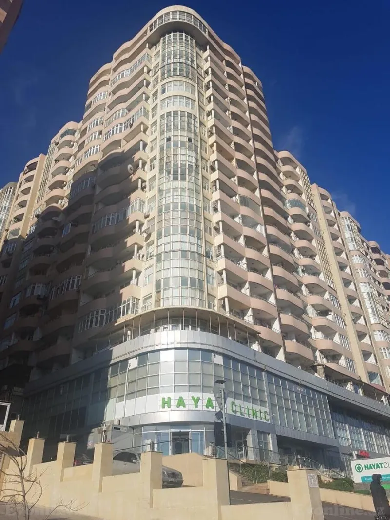 Satılır 3 otaqlı Mənzil Yeni tikili 135 m² Elmlər Akademiyası m.
