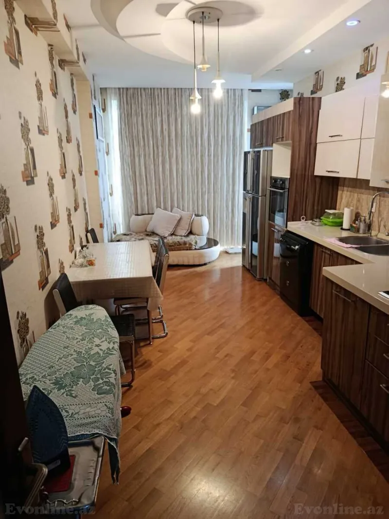 Satılır 3 otaqlı Mənzil Yeni tikili 135 m² Bakmil m.