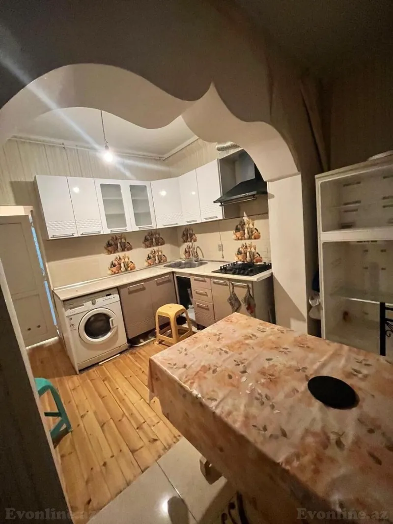 Satılır 2 otaqlı Mənzil Köhnə tikili 65 m² Xətai r.