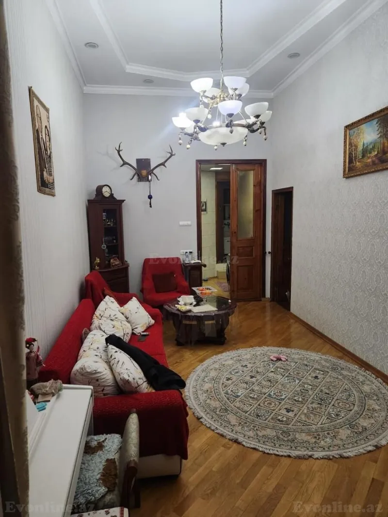 Satılır 3 otaqlı Mənzil Köhnə tikili 106 m² Səbail r. - şəkil 2