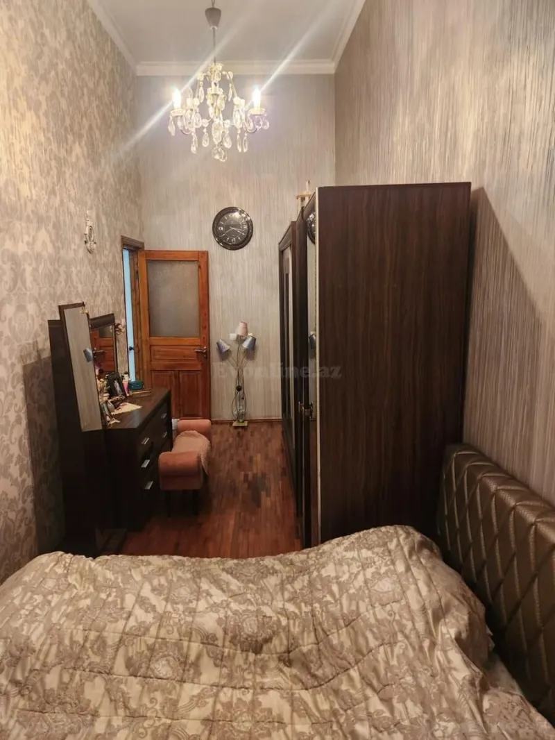 Satılır 3 otaqlı Mənzil Köhnə tikili 106 m² Səbail r. - şəkil 7