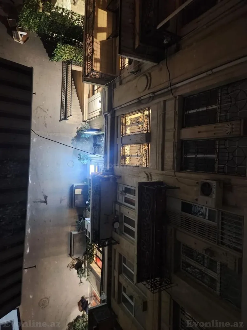 Satılır 3 otaqlı Mənzil Köhnə tikili 106 m² Səbail r. - şəkil 8