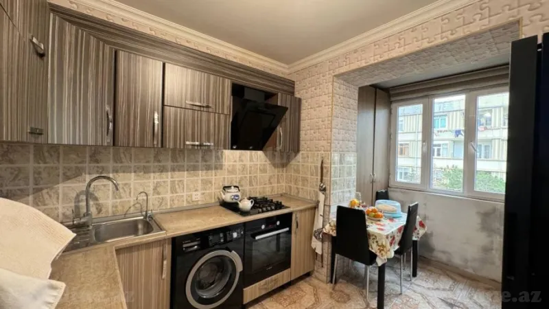 Satılır 5 otaqlı Mənzil Köhnə tikili 100 m² Nərimanov r. - şəkil 2