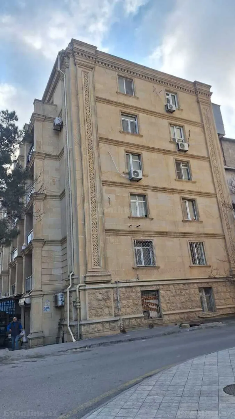 Satılır 2 otaqlı Mənzil Köhnə tikili 56 m² Yasamal