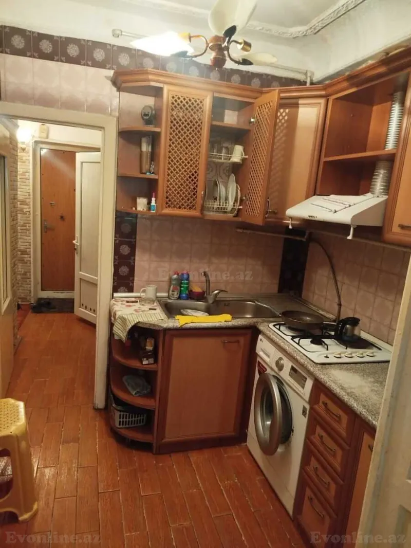 Satılır 2 otaqlı Mənzil Köhnə tikili 56 m² Yasamal - şəkil 3