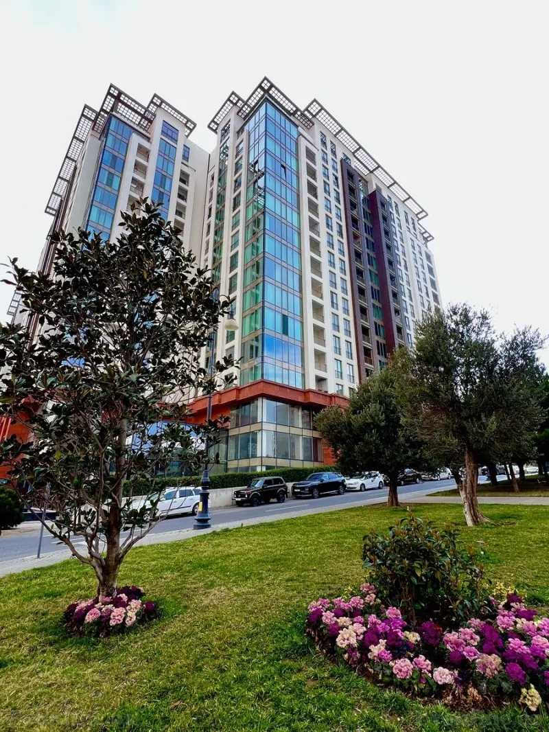 Satılır 4 otaqlı Mənzil Yeni tikili 175 m² Elmlər Akademiyası m.