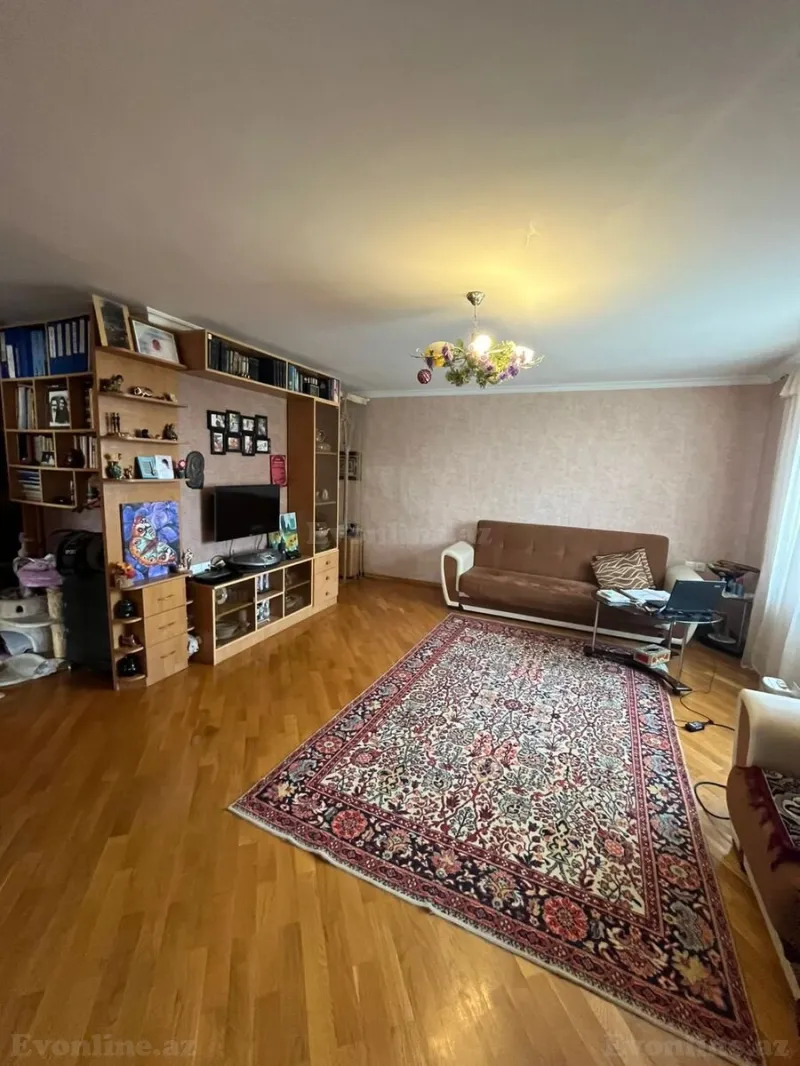 Satılır 2 otaqlı Mənzil Köhnə tikili 50 m² Yasamal r. - şəkil 2