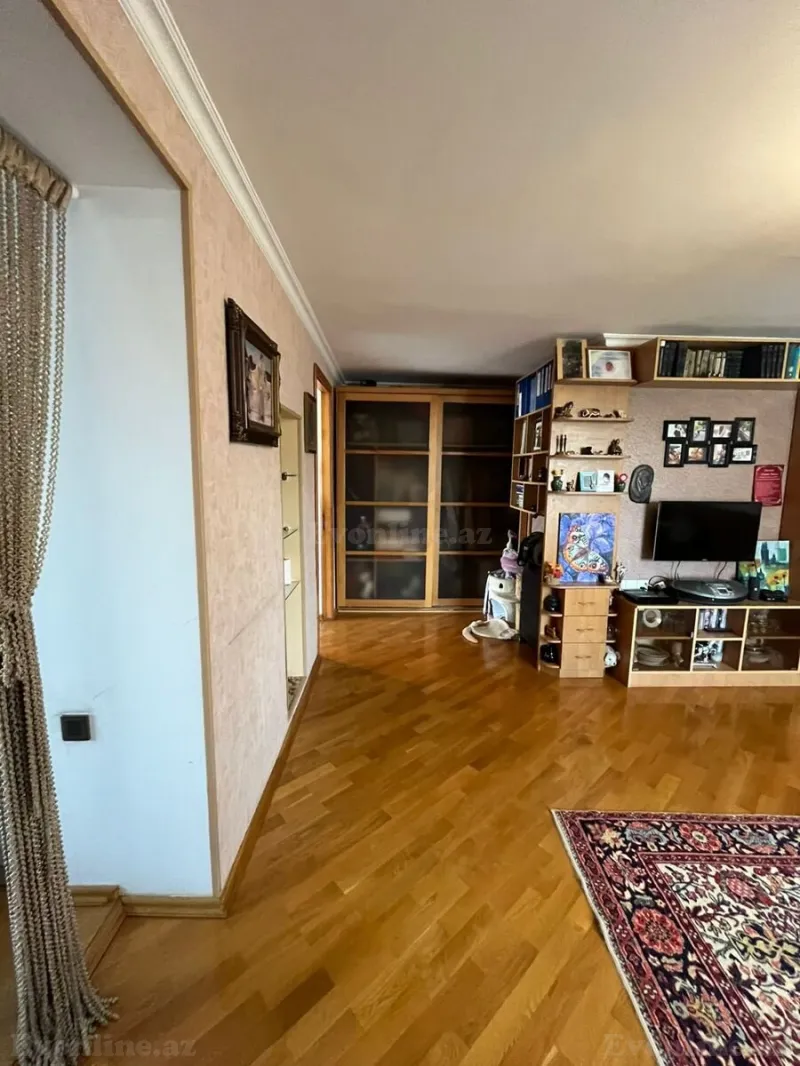 Satılır 2 otaqlı Mənzil Köhnə tikili 50 m² Yasamal r. - şəkil 3