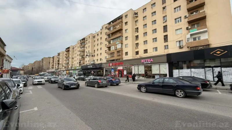 Satılır 3 otaqlı Mənzil Köhnə tikili 75 m² 8-ci kilometr