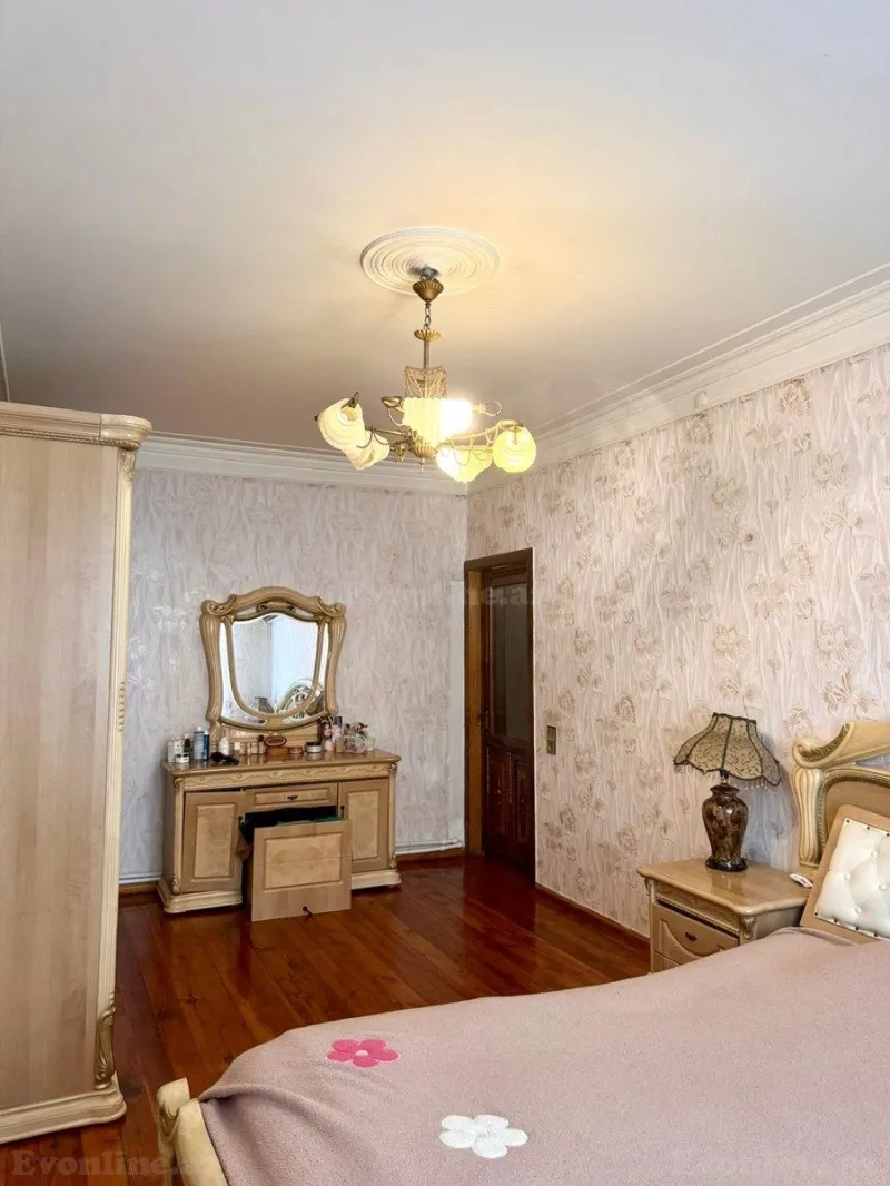 Satılır 4 otaqlı Mənzil Köhnə tikili 110 m² Yeni Yasamal - şəkil 5