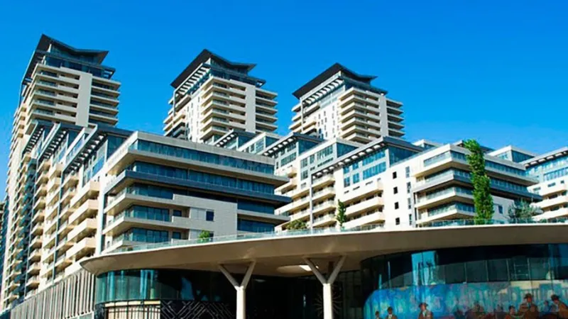 Kirayə verilir 3 otaqlı Mənzil Yeni tikili 140 m² Səbail r.