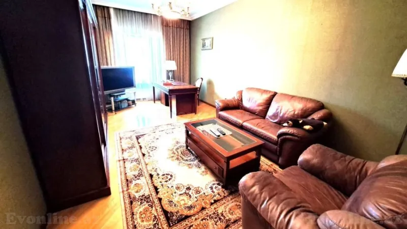 Kirayə verilir 4 otaqlı Mənzil Yeni tikili 240 m² 28 May m.