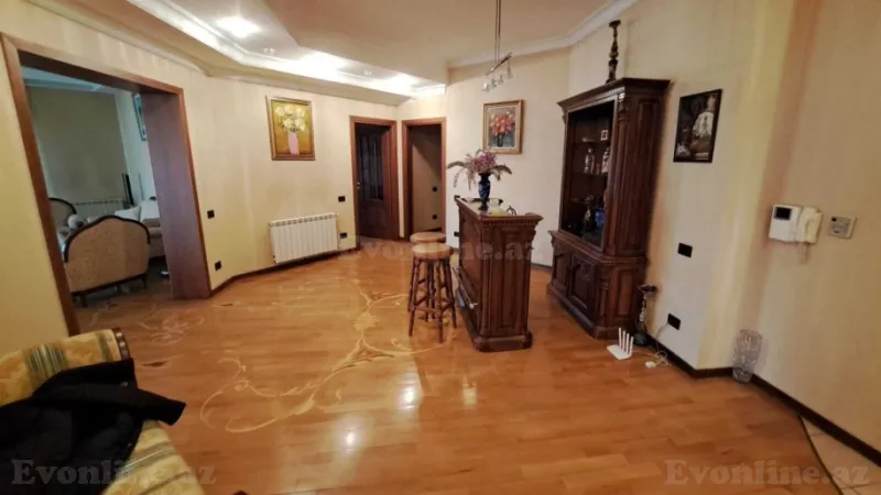 Kirayə verilir 4 otaqlı Mənzil Yeni tikili 240 m² 28 May m. - şəkil 5