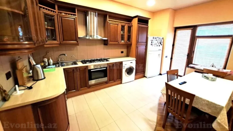 Kirayə verilir 4 otaqlı Mənzil Yeni tikili 240 m² 28 May m. - şəkil 10