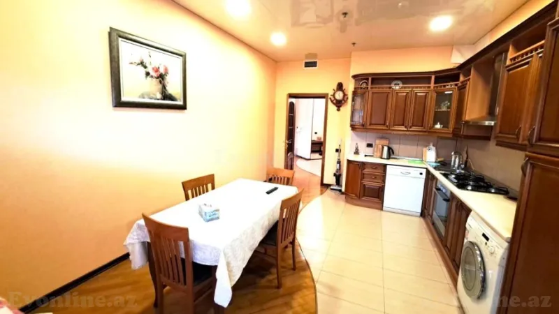 Kirayə verilir 4 otaqlı Mənzil Yeni tikili 240 m² 28 May m. - şəkil 16