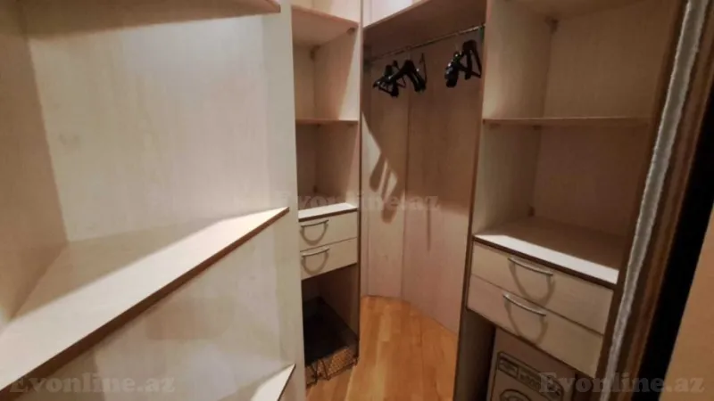 Kirayə verilir 4 otaqlı Mənzil Yeni tikili 240 m² 28 May m. - şəkil 18