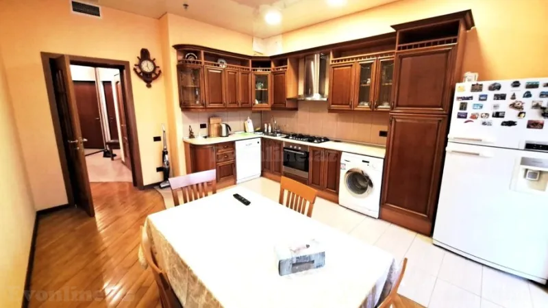 Kirayə verilir 4 otaqlı Mənzil Yeni tikili 240 m² 28 May m. - şəkil 20