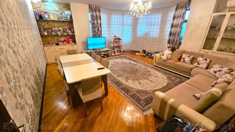 Satılır 2 otaqlı Mənzil Köhnə tikili 110 m² Neftçilər m. - şəkil 2