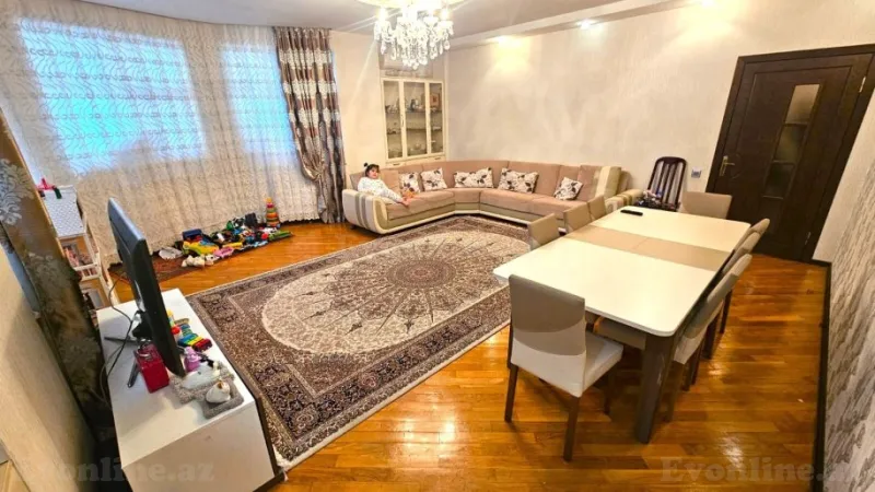 Satılır 2 otaqlı Mənzil Köhnə tikili 110 m² Neftçilər m. - şəkil 3