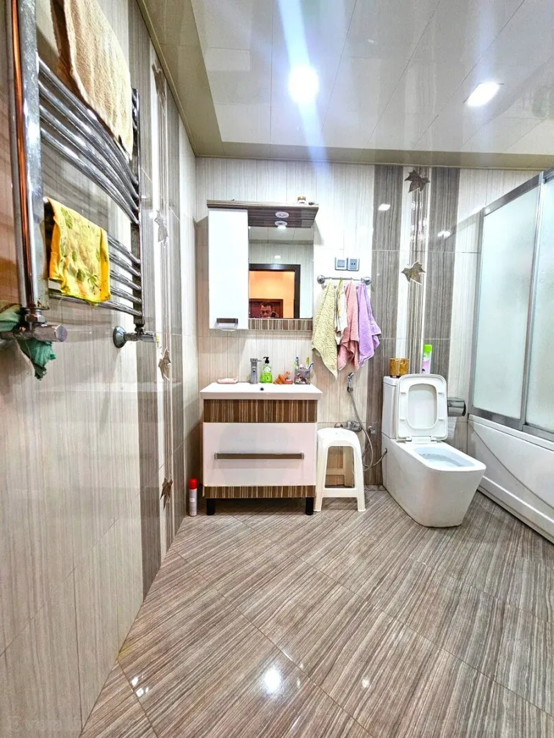 Satılır 2 otaqlı Mənzil Köhnə tikili 110 m² Neftçilər m. - şəkil 16