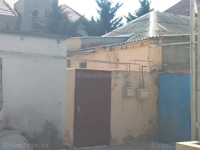 Bakı, Binəqədi r., Azadlıq prospekti m., M.Ə.Rəsulzadəda 8 otaqlı həyət evi satılır