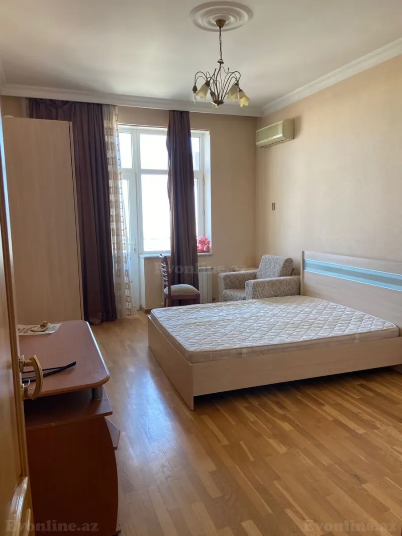 Satılır 4 otaqlı Mənzil Yeni tikili 186 m² Elmlər Akademiyası m. - şəkil 12