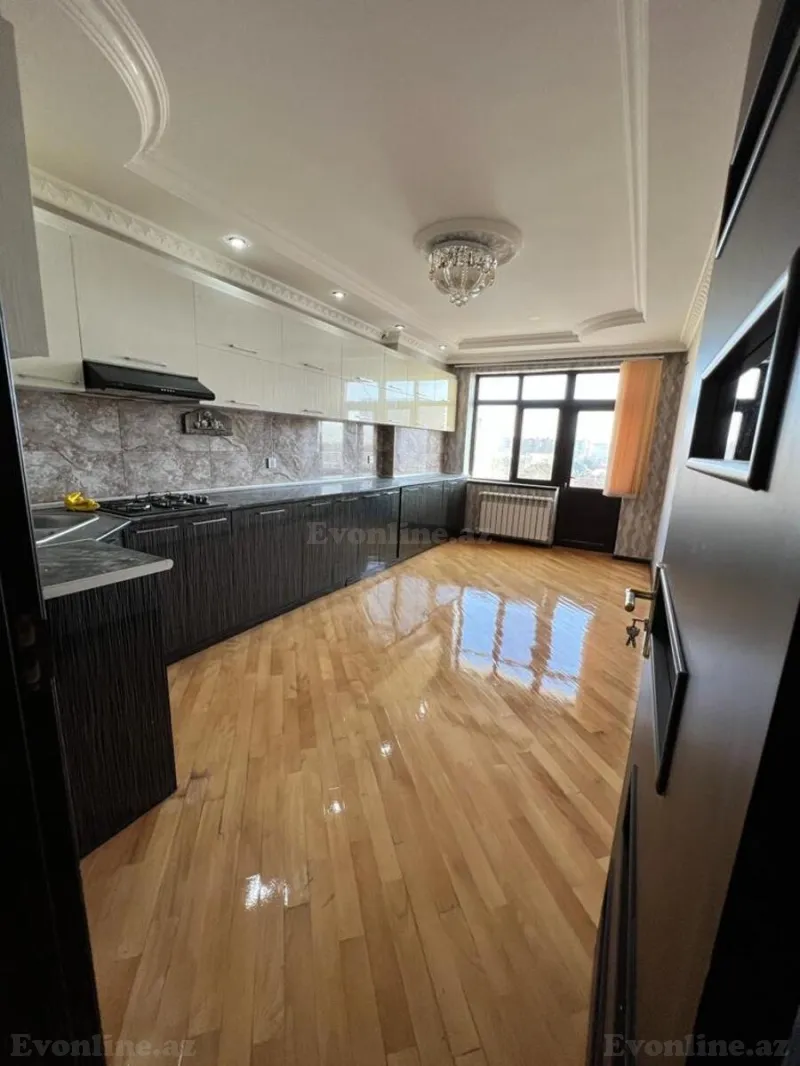 Satılır 5 otaqlı Mənzil Köhnə tikili 120 m² Əhmədli m.