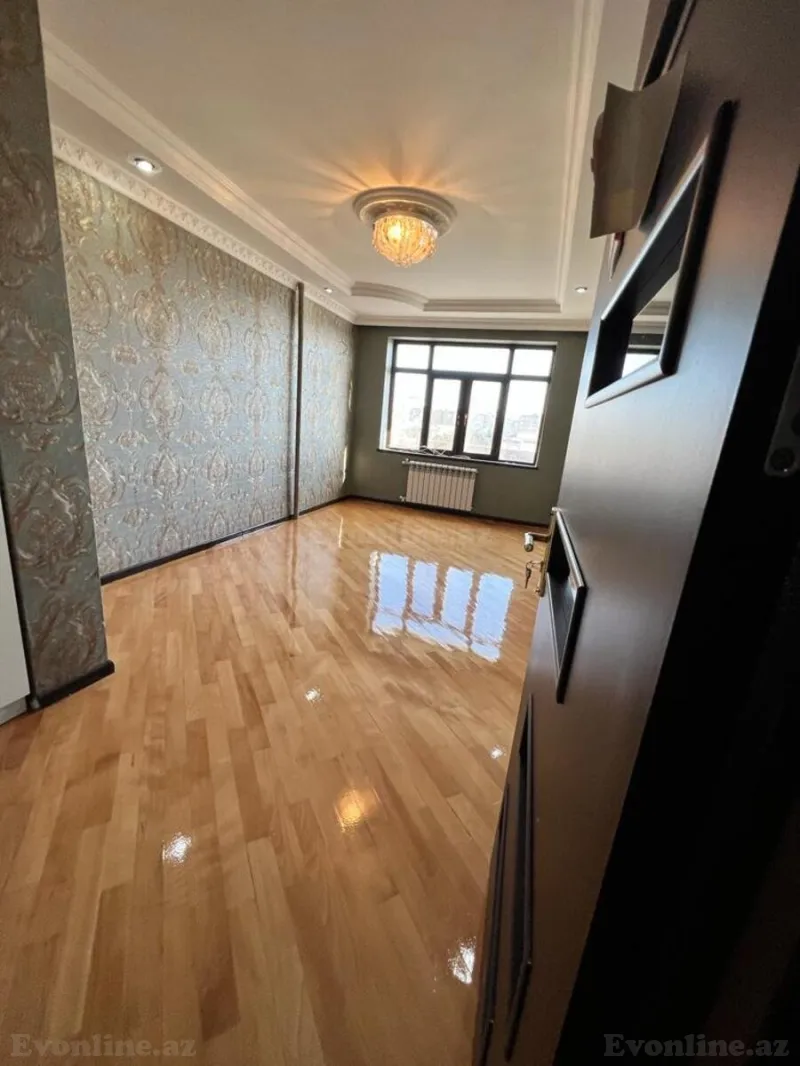 Satılır 5 otaqlı Mənzil Köhnə tikili 120 m² Əhmədli m. - şəkil 2