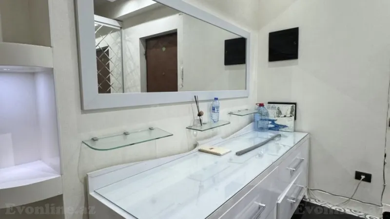 Kirayə verilir 4 otaqlı Mənzil Yeni tikili 180 m² Nərimanov r. - şəkil 28