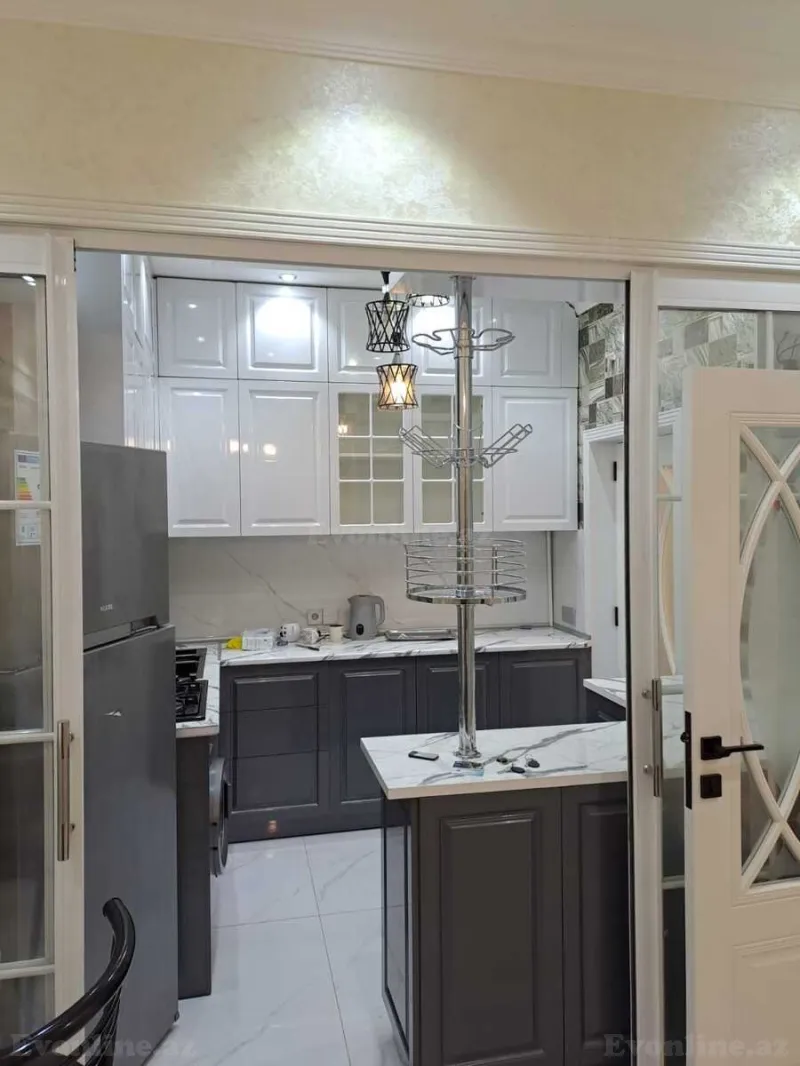 Kirayə verilir 2 otaqlı Mənzil Yeni tikili 65 m² Memar Əcəmi m. - şəkil 3