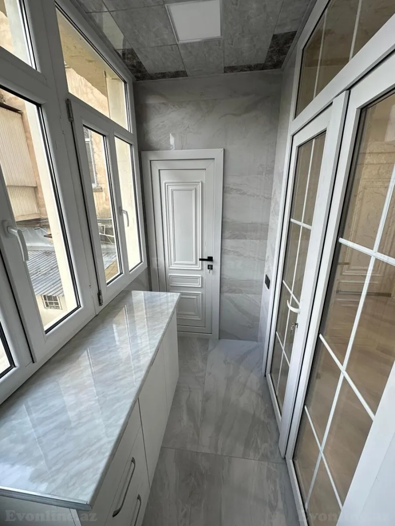 Satılır 1 otaqlı Mənzil Köhnə tikili 38 m² Nərimanov r. - şəkil 2