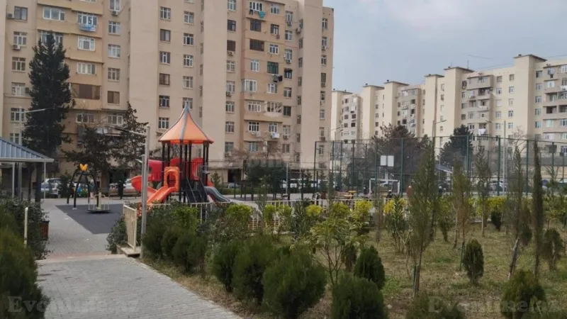 Satılır 4 otaqlı Mənzil Köhnə tikili 100 m² Həzi Aslanov m.